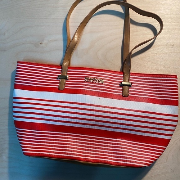 Kenneth Cole Reaction Purse (BU) - Picture 9 of 14